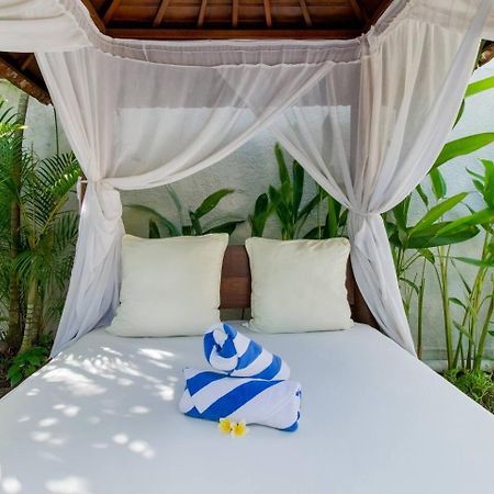 Heart Of Seminyak, 2Br, Sleeps 4, Walk To Bintang Villa Buitenkant foto