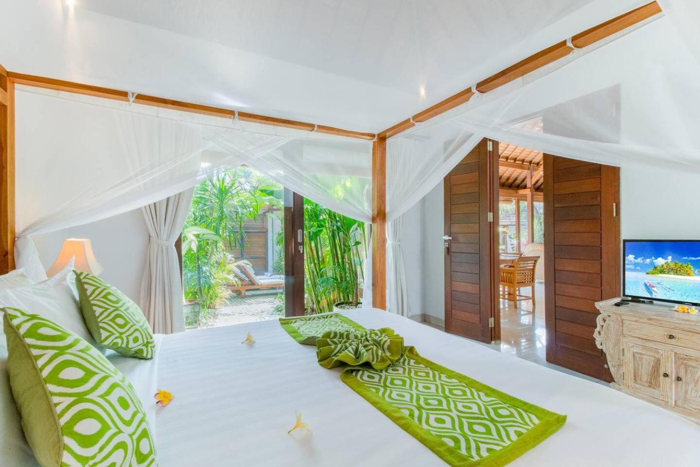Heart Of Seminyak, 2Br, Sleeps 4, Walk To Bintang Villa Buitenkant foto