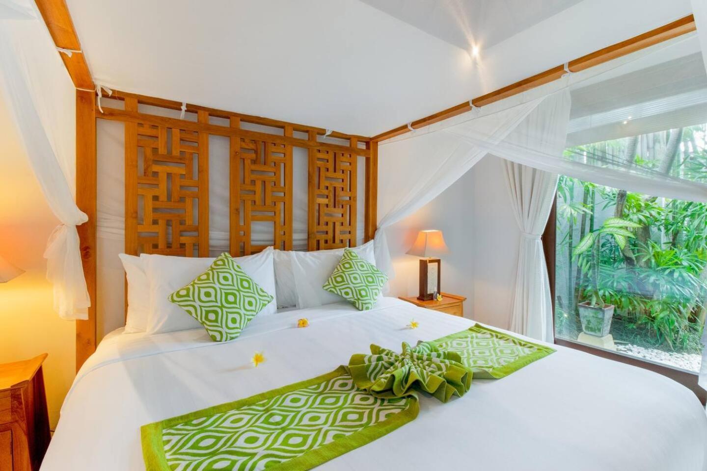 Heart Of Seminyak, 2Br, Sleeps 4, Walk To Bintang Villa Buitenkant foto