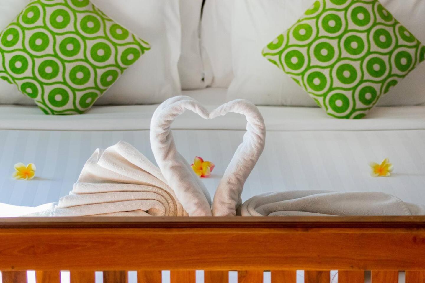 Heart Of Seminyak, 2Br, Sleeps 4, Walk To Bintang Villa Buitenkant foto