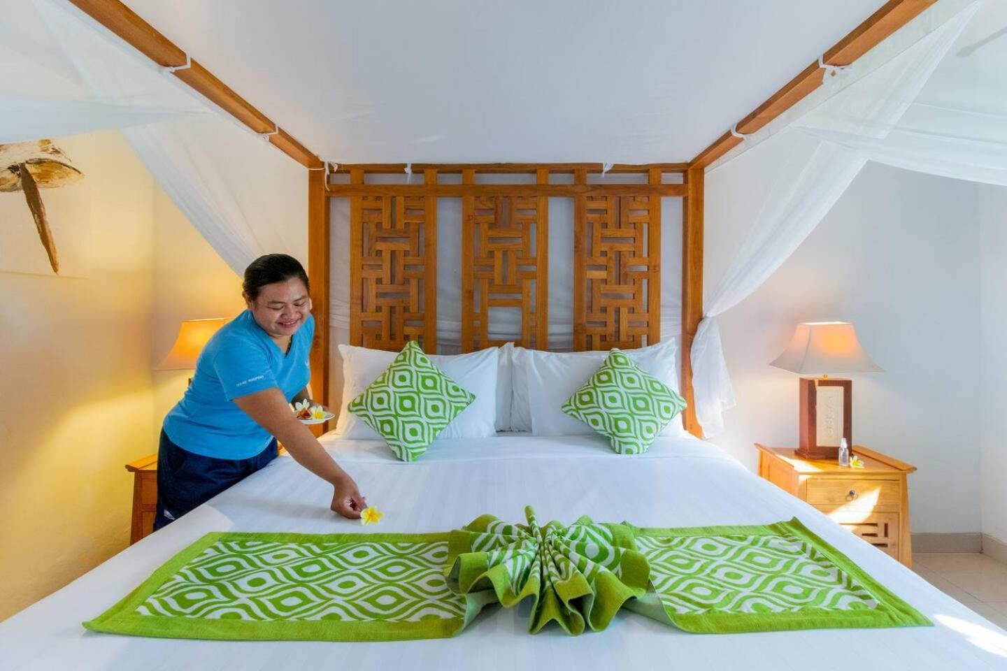 Heart Of Seminyak, 2Br, Sleeps 4, Walk To Bintang Villa Buitenkant foto