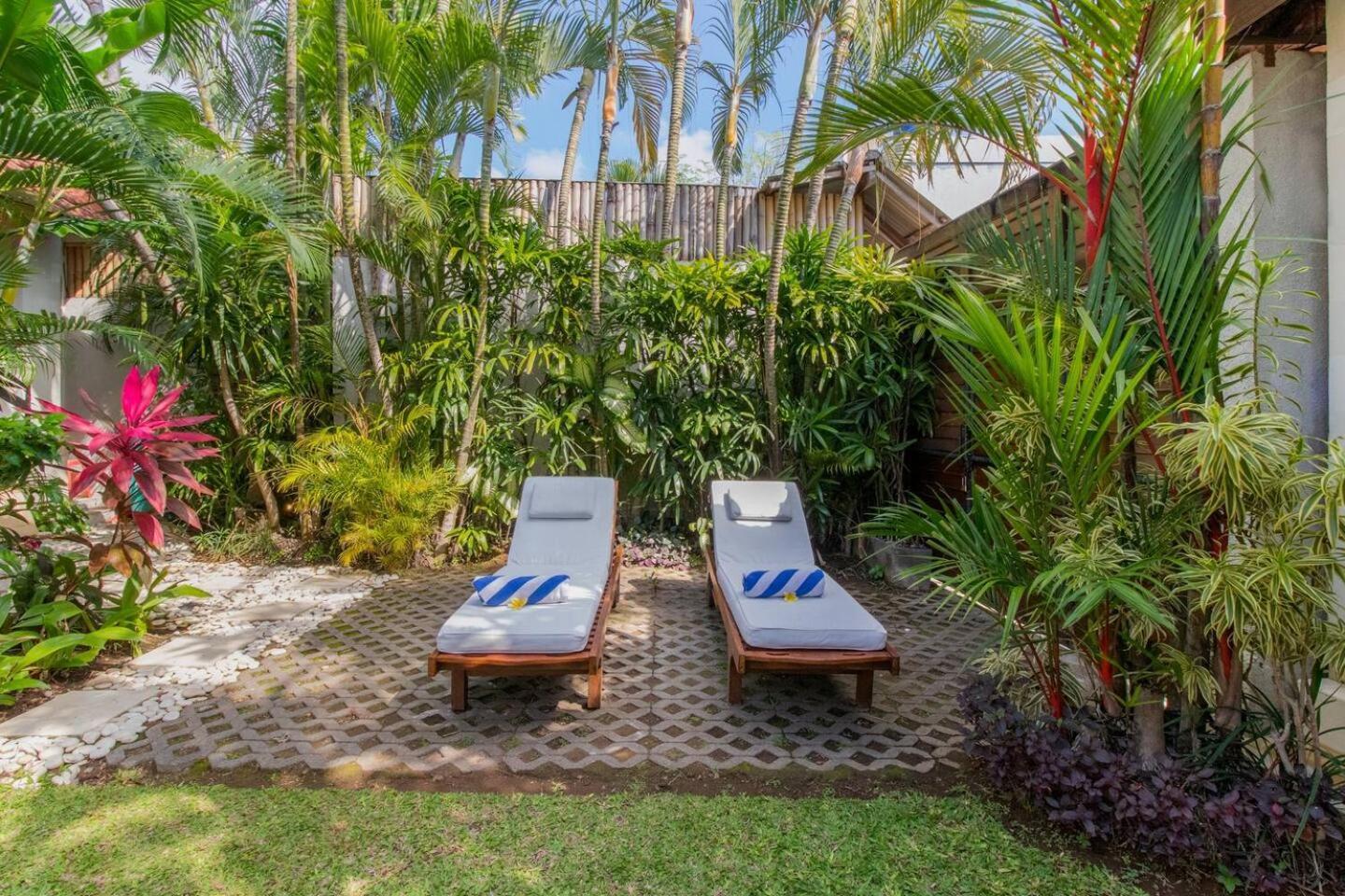Heart Of Seminyak, 2Br, Sleeps 4, Walk To Bintang Villa Buitenkant foto
