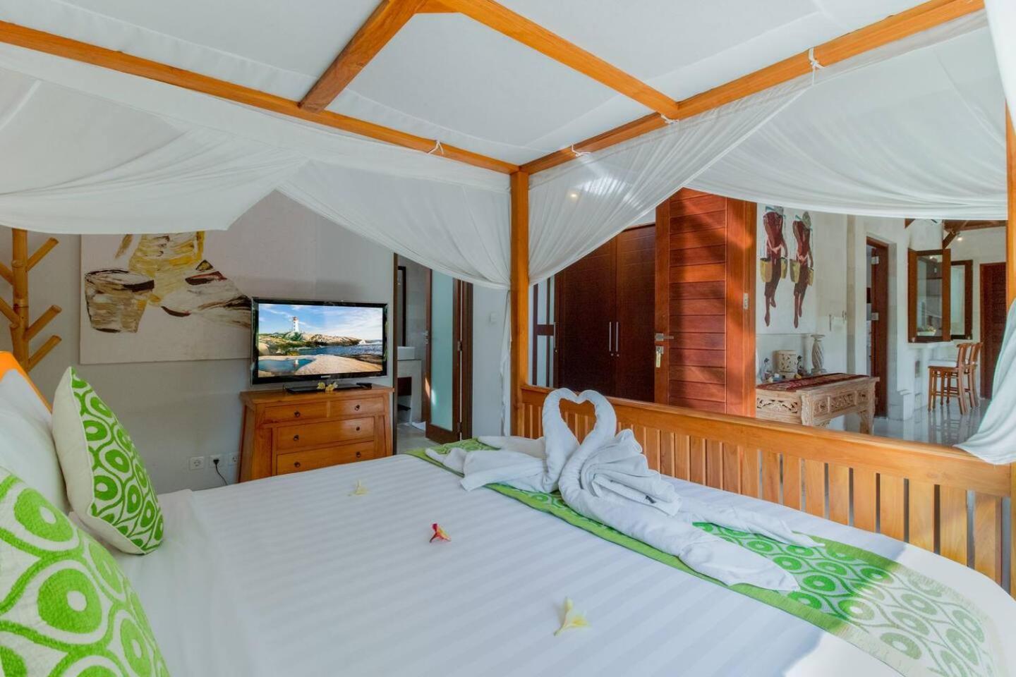 Heart Of Seminyak, 2Br, Sleeps 4, Walk To Bintang Villa Buitenkant foto